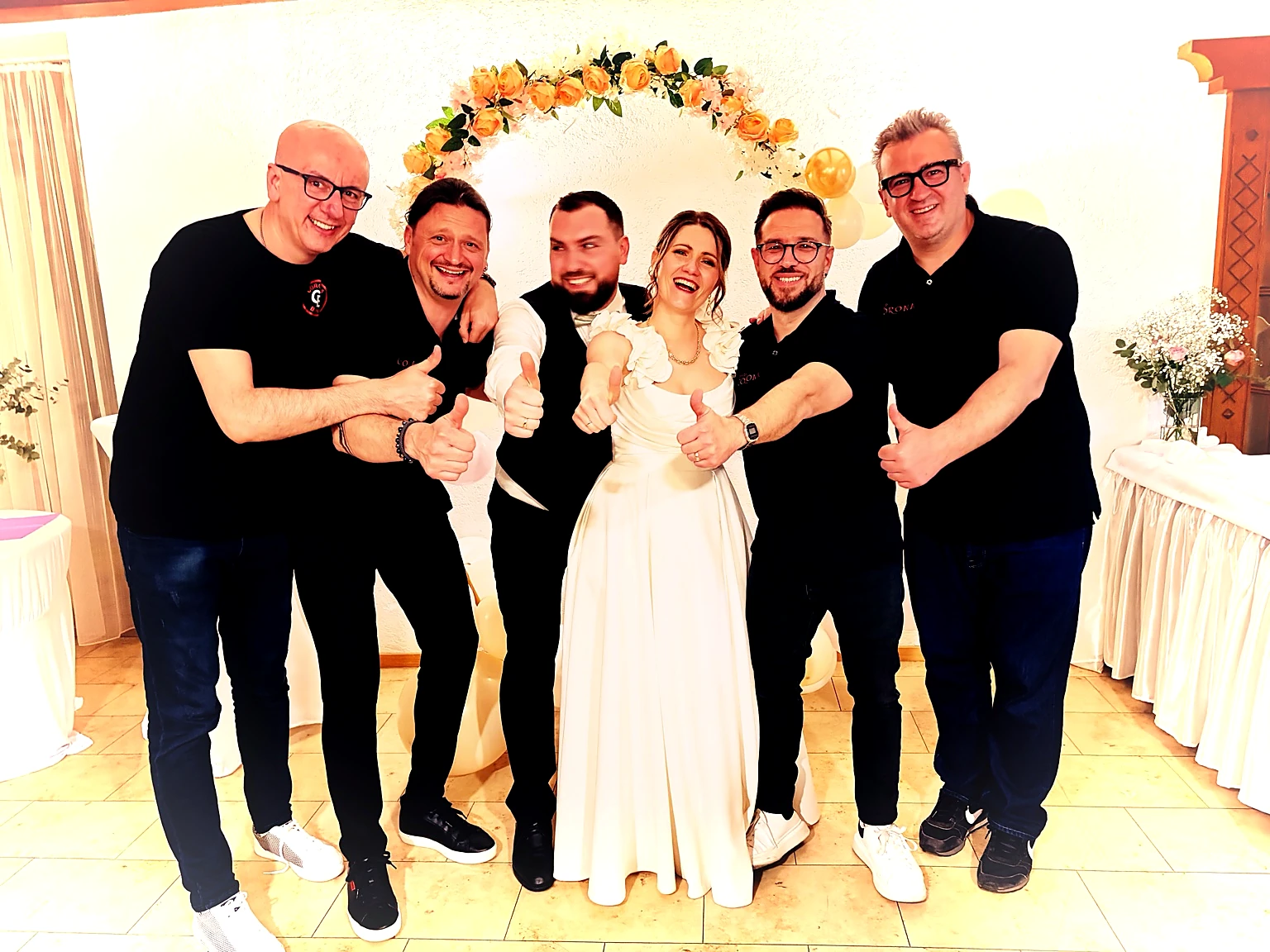 Glavna fotografija – Corona Band s mladencima